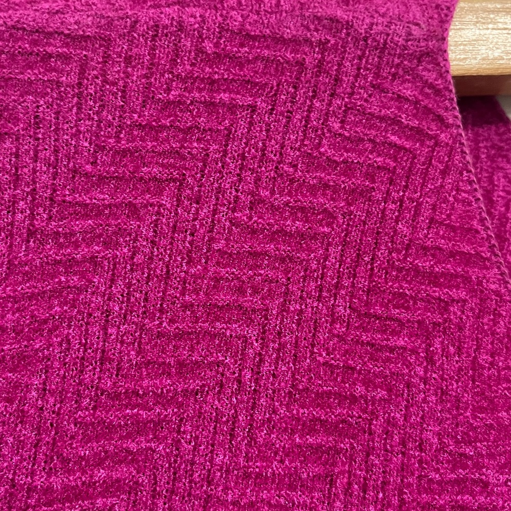Emporio Armani Velvet Herringbone Textured Pullover Top in Pink/ Magenta size L - Picture 7 of 9